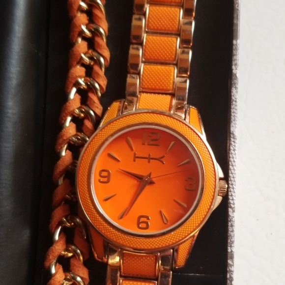 Heidi Klum watch and bracelet set - Picture 3 of 8